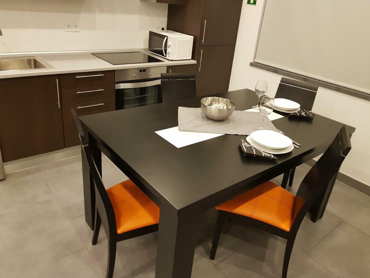 Black House Apartment *