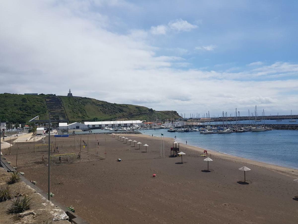 Apartment Black House Praia da Vitoria