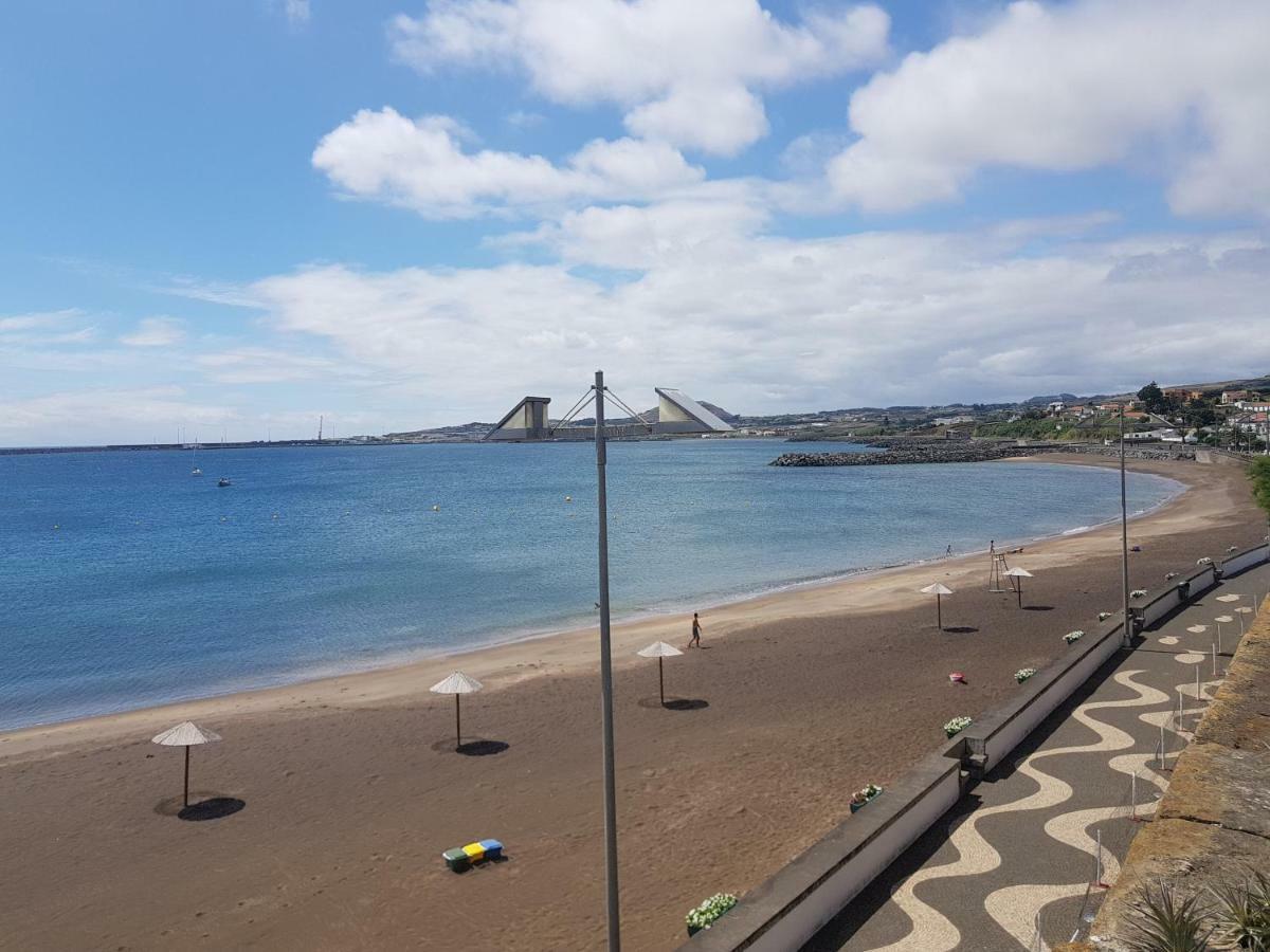 Black House * Praia da Vitoria